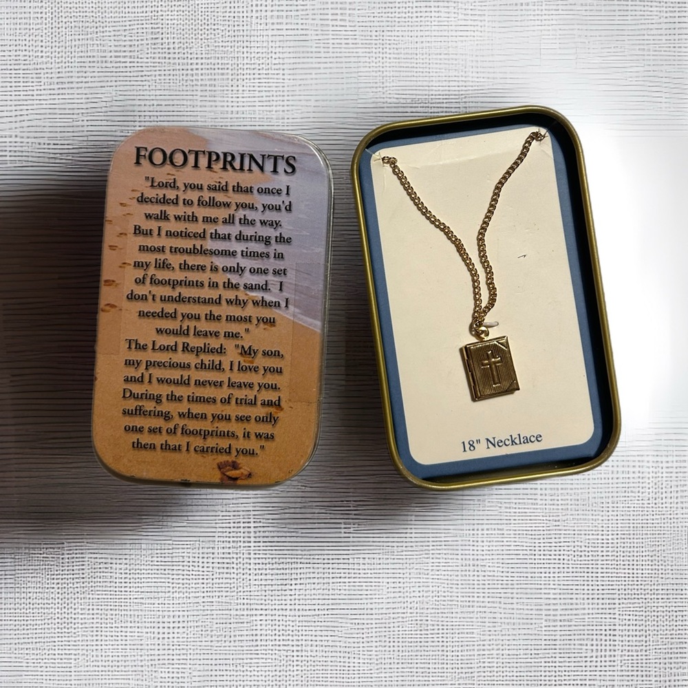 NEW 18in Cross locket with tin case